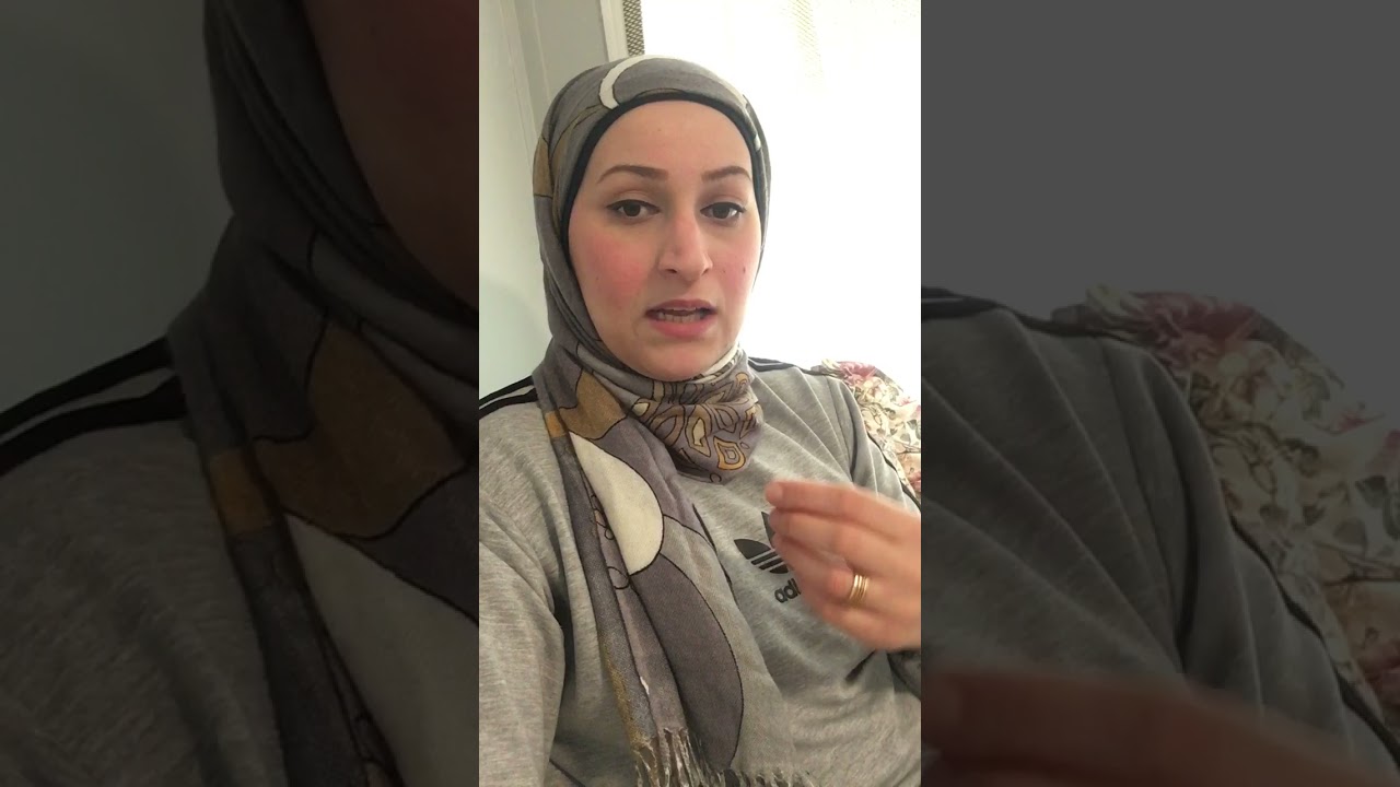 الطريقة الامريكية في التقليل من هز الجسم للطفل التوحدي مع المختصة في تدريب اطفال التوحد في امريكا