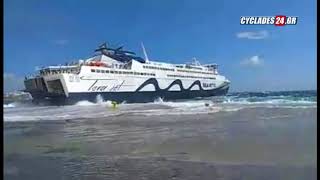 Μάχη με τα κύματα στο λιμάνι της Τήνου - Η υπερπροσπάθεια του καπετάνιου του Tera Jet