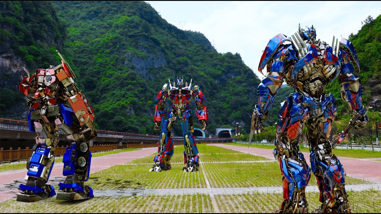 Three generations of Transformers Optimus Prime appear at the same time who is the most powerful