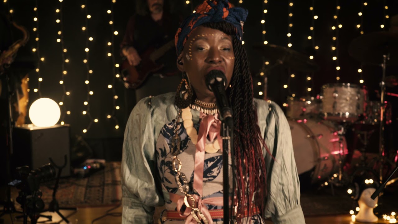 Watch Shirley Davis & The Silverbacks - Keep on Keeping on (Live Session) on YouTube Watch Shirley Davis & The Silverbacks - Keep on Keeping on (Live Session) on YouTube