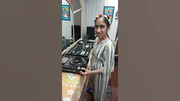 9 Year Old DJ Mixing On The Pioneer Cdj 2000 Nexus 2 2 
