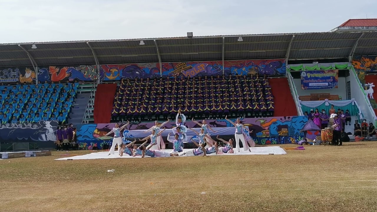 กองเชียร์ ผู้นำเชียร์ สีม่วงขจรจำรูญ กีฬาสีภายใน โรงเรียนพูลเจริญวิทยาคม ประจำปีการศึกษา 2565