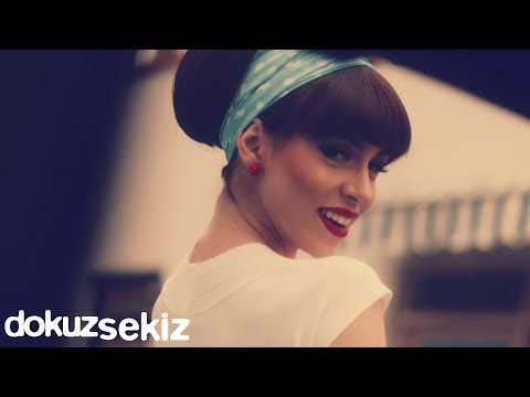 Cansu Kurtcu - Kalk Gel Bana (Official Video)