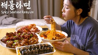 Настоящий мукбанг :) Настоящие острые морепродукты Рамюн ☆ Тур по корейскому рынку