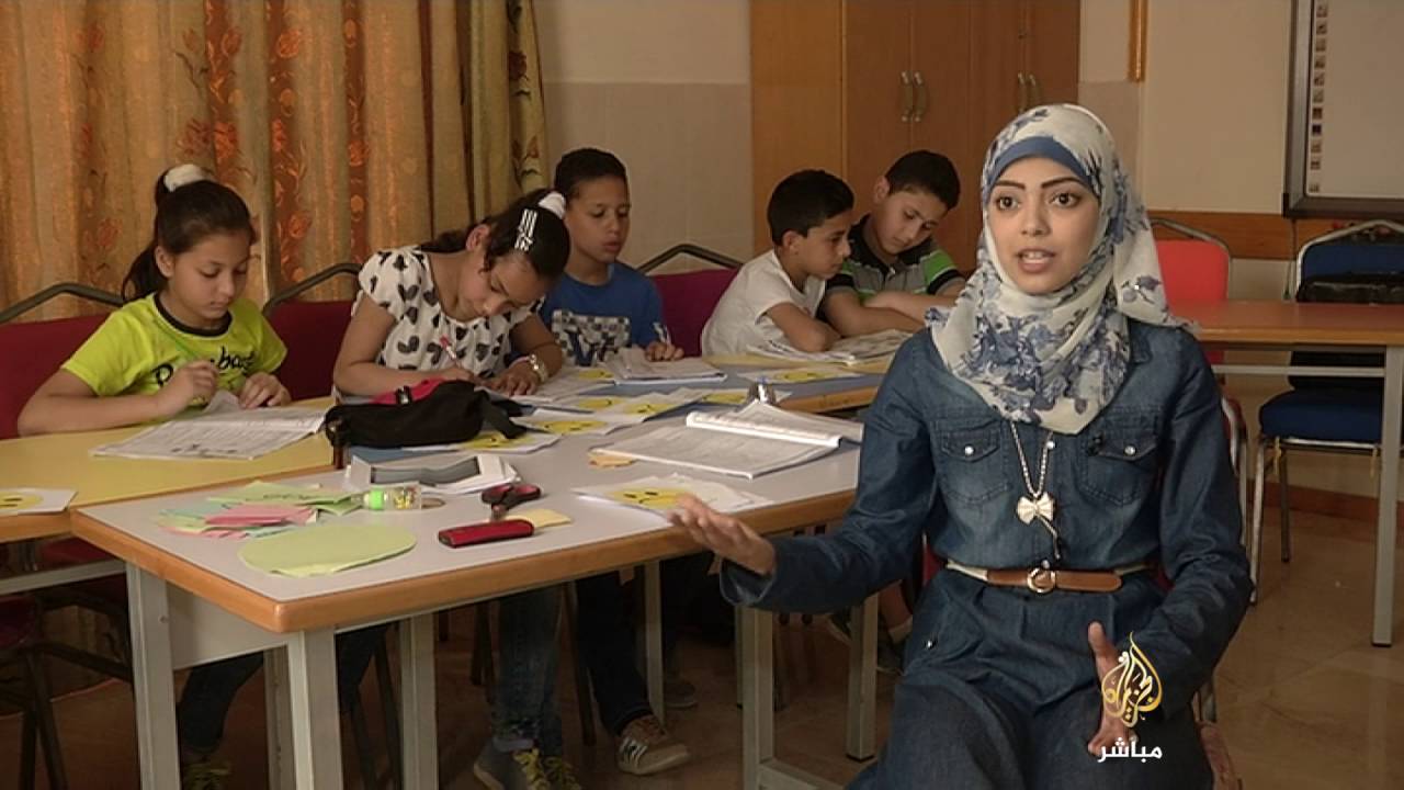 حكاية إيمان أبو واكد.. فتاة فلسطينية تسعى لعرض معاناة الفلسطينيين