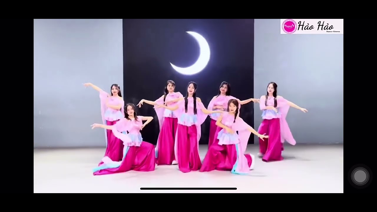 Múa Giai điệu Việt Nam mình + Mơ khách đường xa