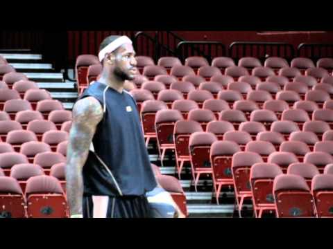 LeBron James - Draw the double team - Signature Moves