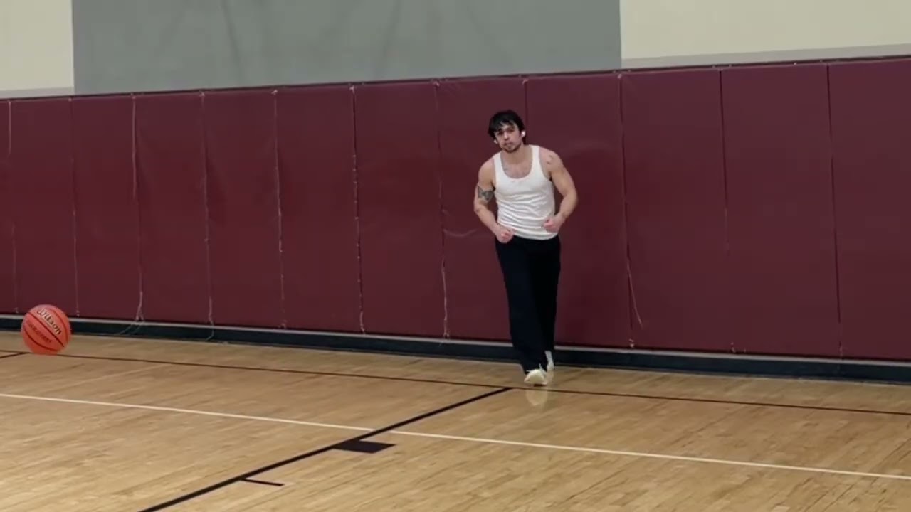 I’m freakin back baby dunking like a bossss