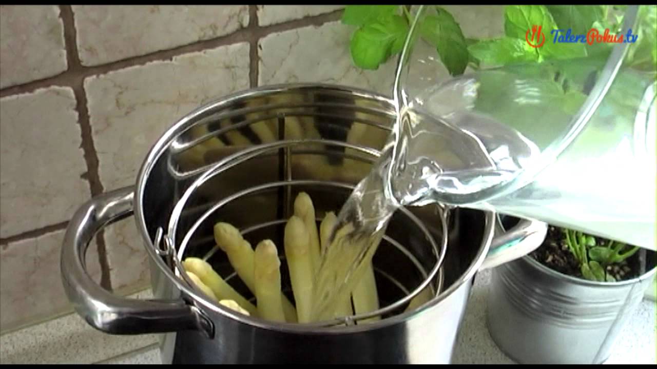 Szparagi z masłem i tartą bułką - TalerzPokus.tv