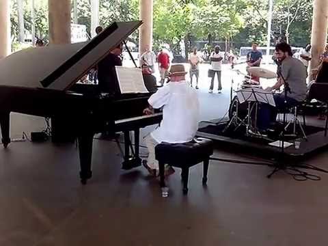 Cliff Korman FUNARTE 1