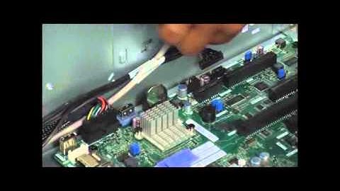 IBM System x 3300 M4 Removing the Operation Information Panel
