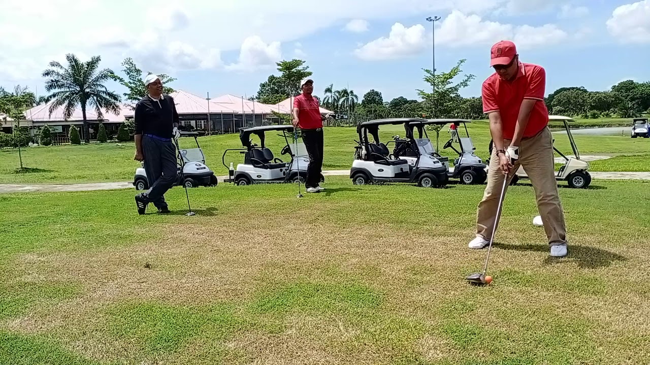How to conquer Royal Pekan Golf Club, 6th teebox. YouTube