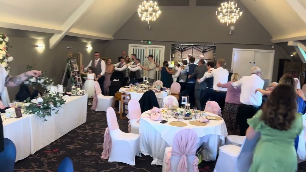 Singing Waiters Surprise Guests with ‘Marry You’ Conga Line!