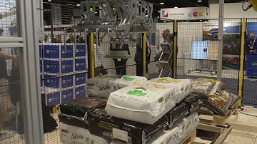 PackExpo Chicago 2024 - Random Bag Palletizing and Depalletizing