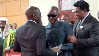 President Ruto Hug's Raila's Bodyguard Maurice Ogeta Who Is Emotional 😭 Overwhelmed