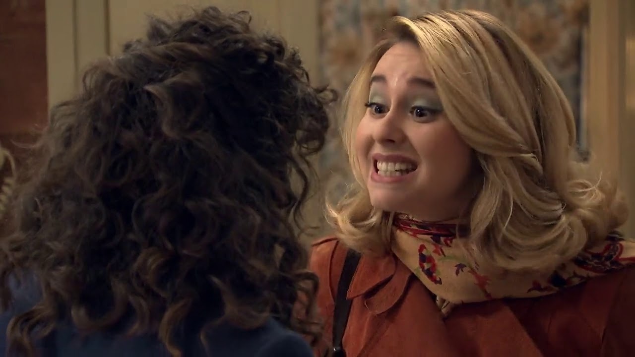 Amelia frena la pasión desbordada de Luisita: 