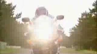 Suzuki GSX-R 750 (Year 2004) Presentation