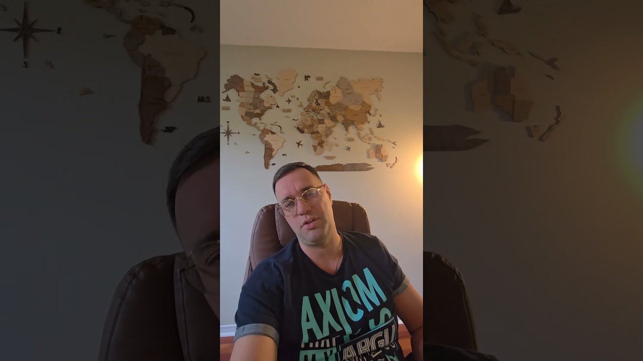 Кадр из ролика «Нужна ли бухгалтерия офшорной компании? Да, и вот почему»