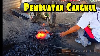 Proses penyepuhan Besi Cangkul Alat Pertanian Pande Besi