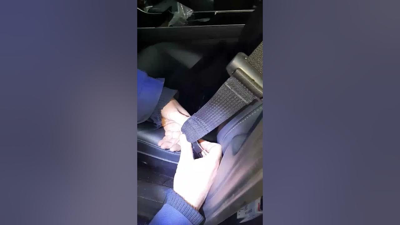 Как снять ремень безопасности видео