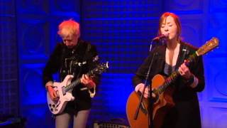 Suzanne Vega in the Second Cup Cafe