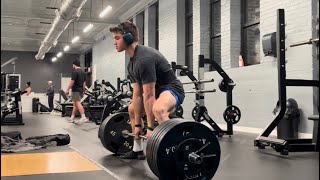 605x3 deadlift and 370 bench 5 weeks out at 158lbs 