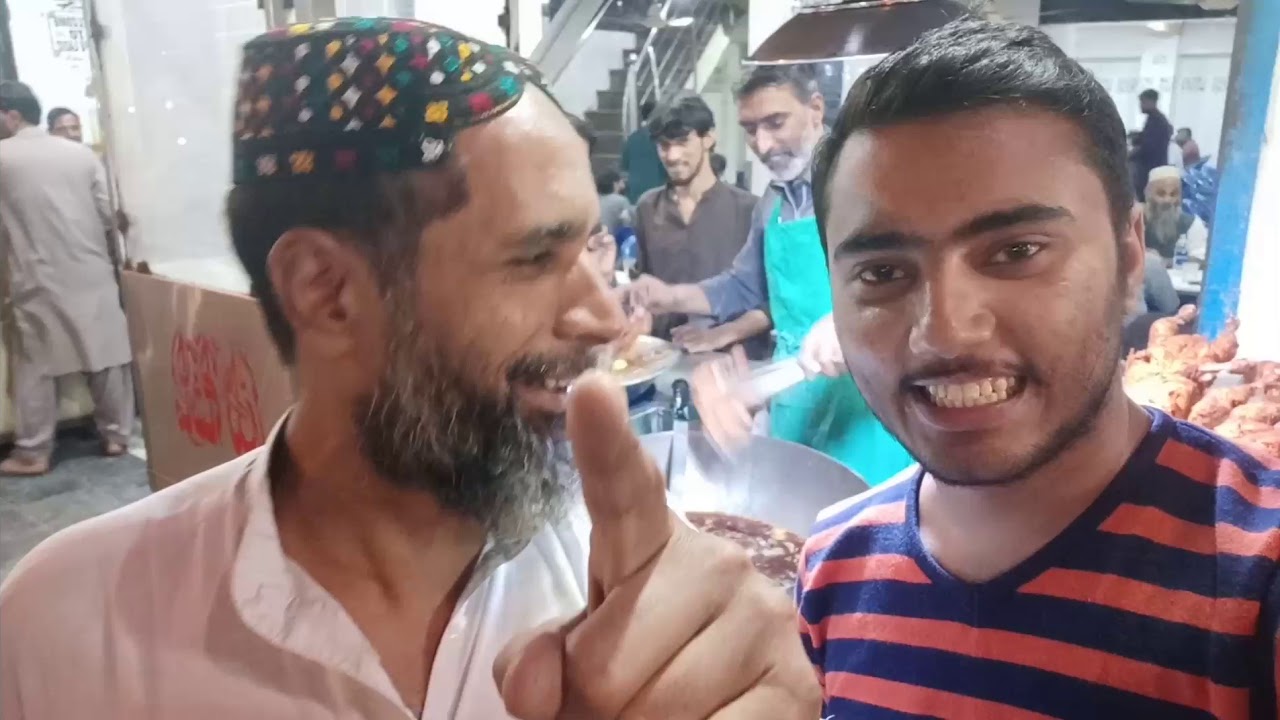 Vlog at burns road famous Restaurants / Cafe lazeez/ saddar karachi