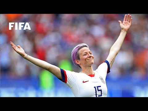 Video: Megan Rapinoe Nettowaarde: Wiki, Getrouwd, Familie, Bruiloft, Salaris, Broers en zussen