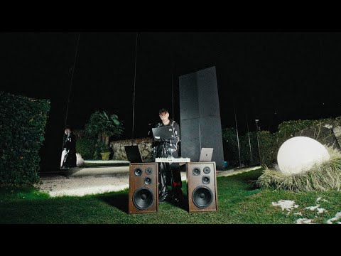 Sala - TUTTO ALLO STESSO MODO con Carla Hero (Visual Video)