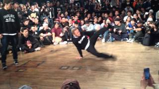 FREESTYLE SESSION JAPAN WORLD FINAL 2013 - FLOORRIORZ(JAPAN) VS POLSKEE FLAVOR