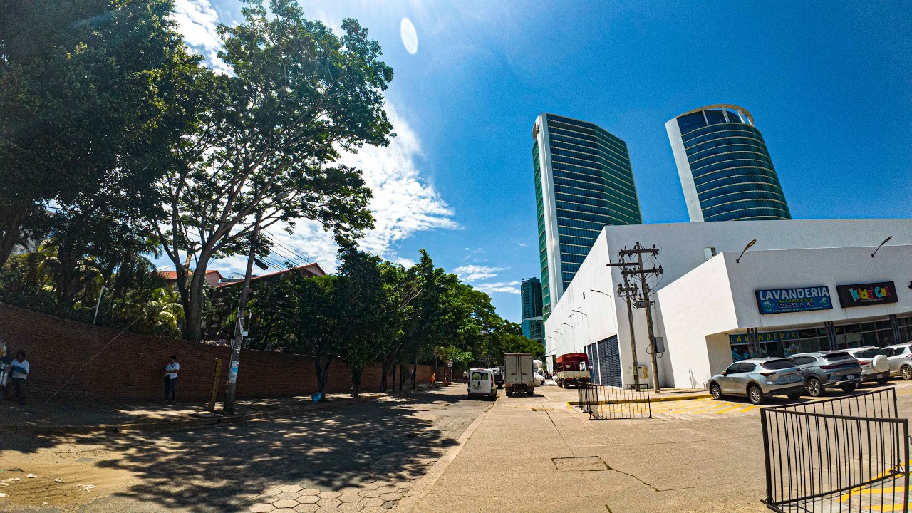 This is Equipetrol, Santa Cruz Bolivia | 4K POV Walking Tour