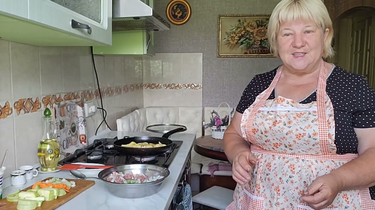 Манты на овощной подушке