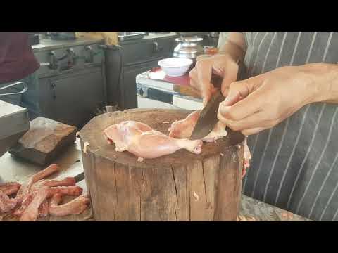 chicken tikka ki cutting.