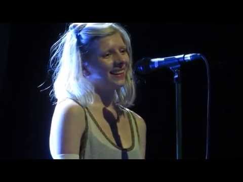 AURORA - Encore Chatter + "Through The Eyes Of A Child (Live in Glasgow, Scotland)