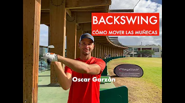 ¿La muñeca debe estar plana en la parte superior del backswing?