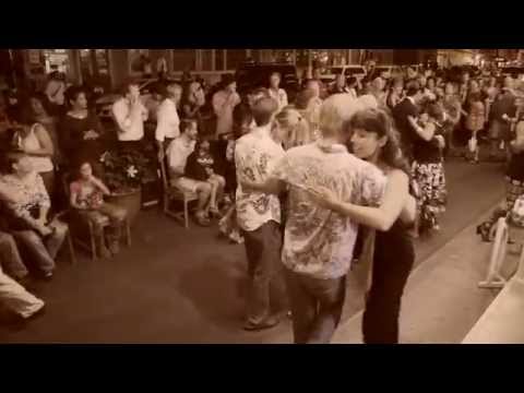 street-tango-in-honokaa,-hawaii