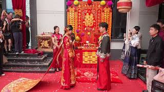 Information The formal bowing ceremony between husband#shortvideo #viralvideo News