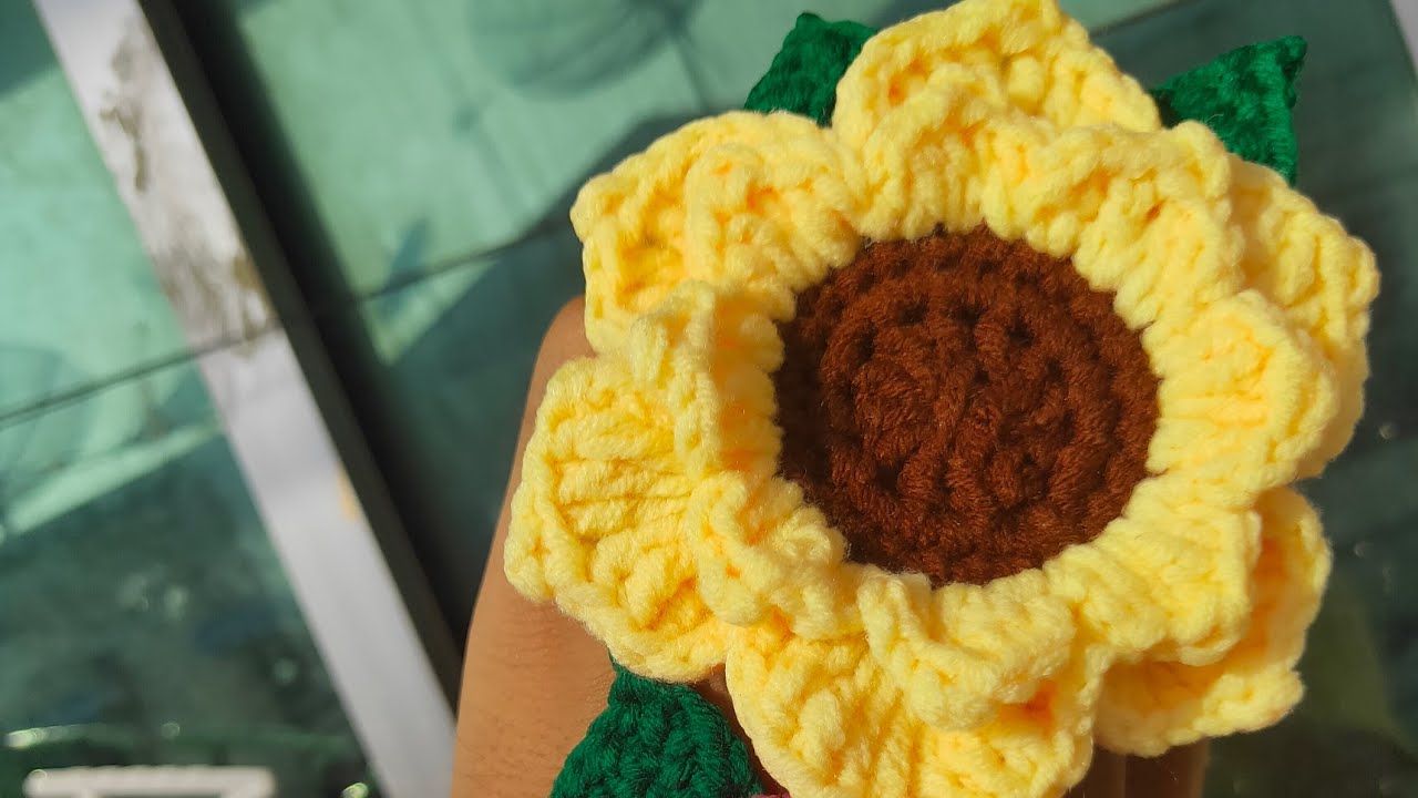 How to crochet the sunflower 🌻🌻🌻 နေကြာပန်းထိုးနည်း ♥️♥️♥️
