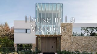 A house around a holm oak tree. Single-family house in La Moraleja, Madrid. screenshot 4