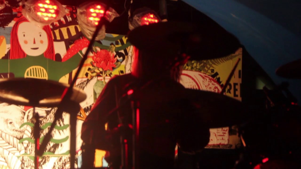 MOMFTDSM   Shell Shock (Live)