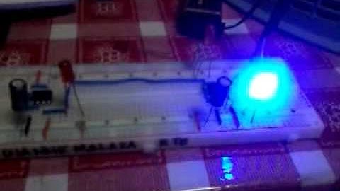 TRAFFIC LIGHTS using two 555timer