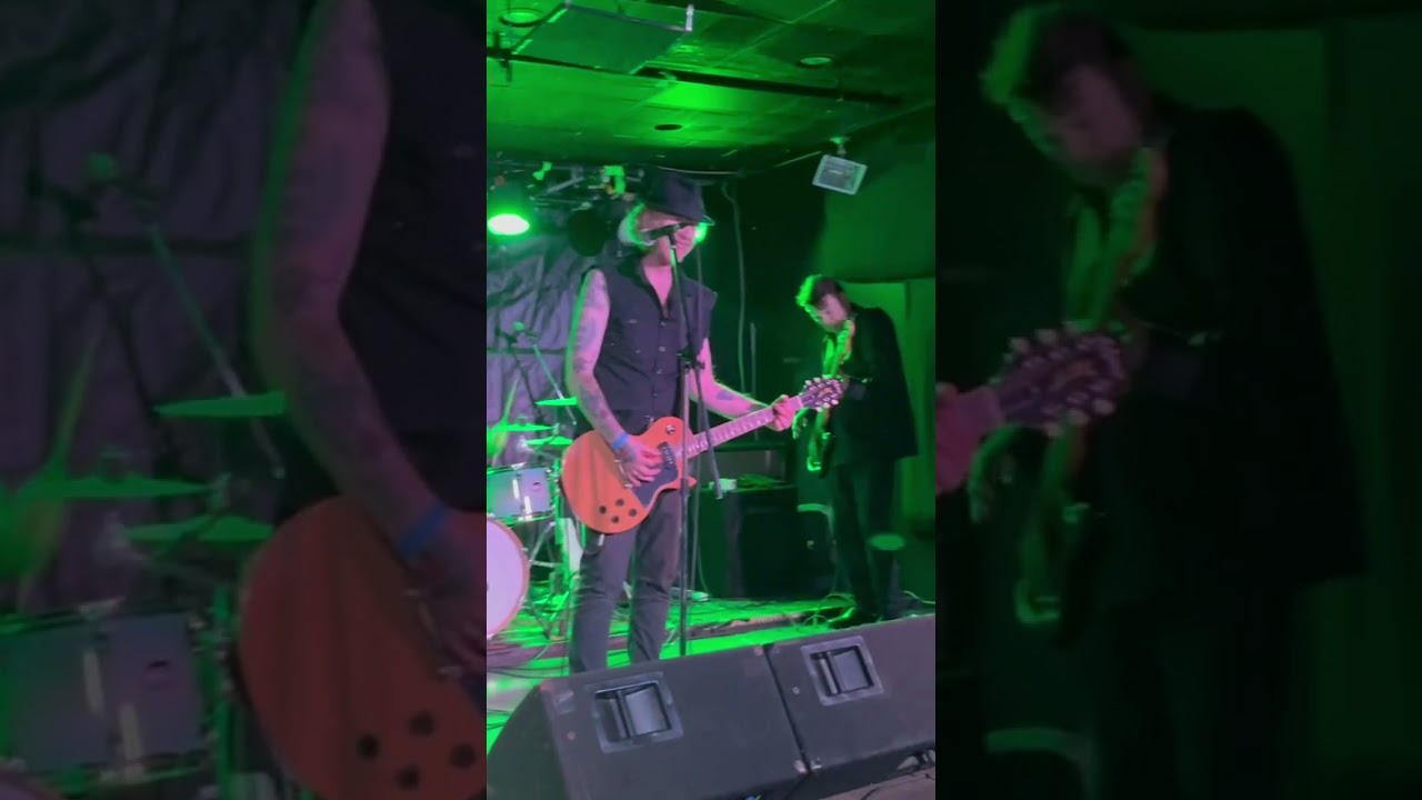 Dirty Old Town - The Mahones 