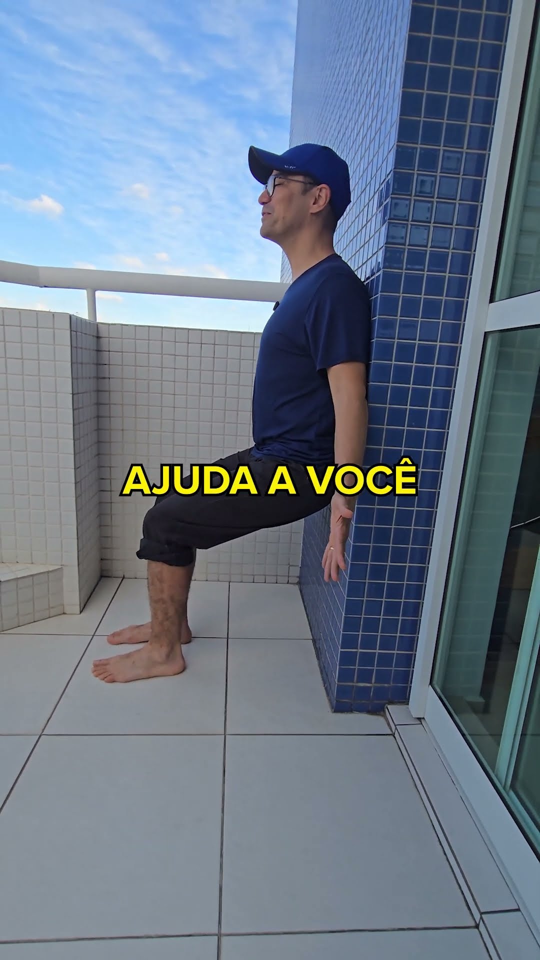 ? Segue esse perfil aqui ? e aprenda a fortalecer as pernas.