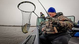 THEY CAN'T RESIST THE HAIR | Post-Spawn Green Bay Walleyes