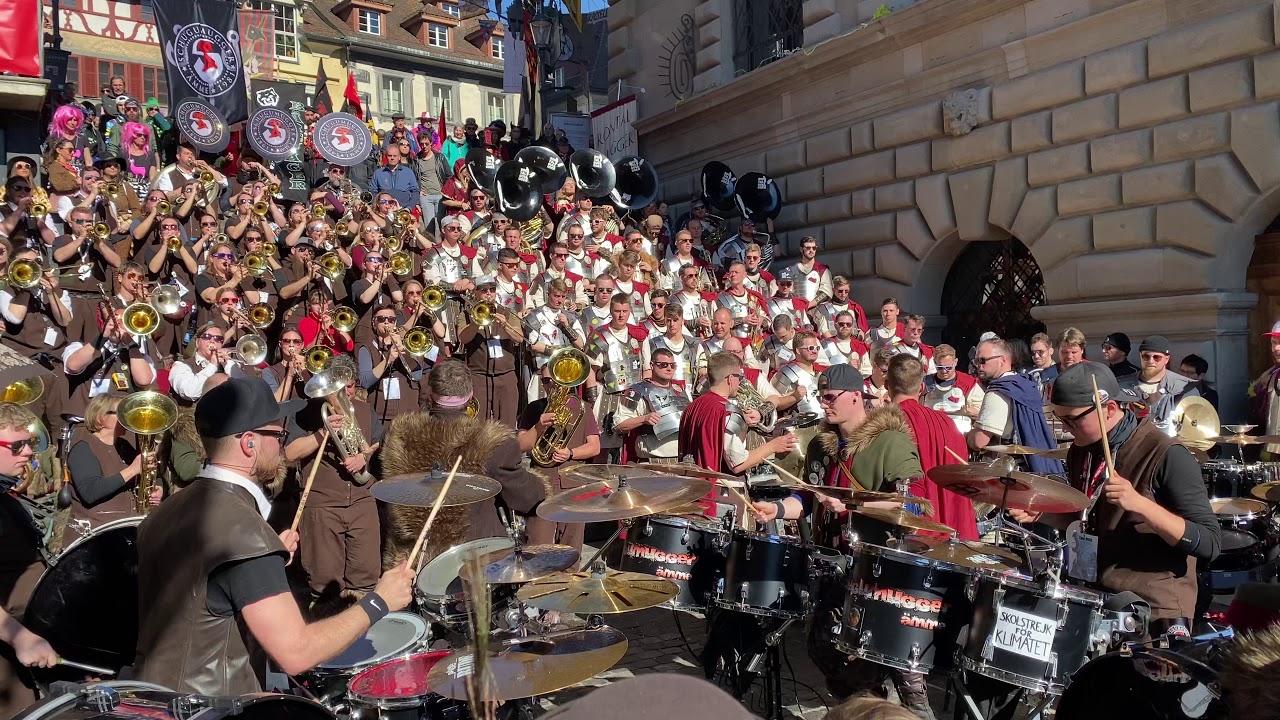 Schügumugger Ämme - Güdismäntig 2020 Rathaustreppe #1