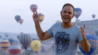 Miniatura de "Lauris Reiniks - "Tikai divi mēs" - (Official Video) - /Cappadocia/"