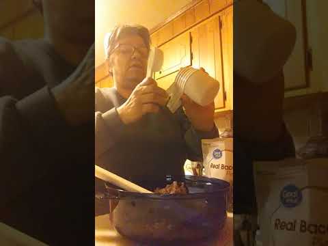 TUPPERWARE Stack Cooker- part 1- ut a Diabetic in a Coma Baked Beans