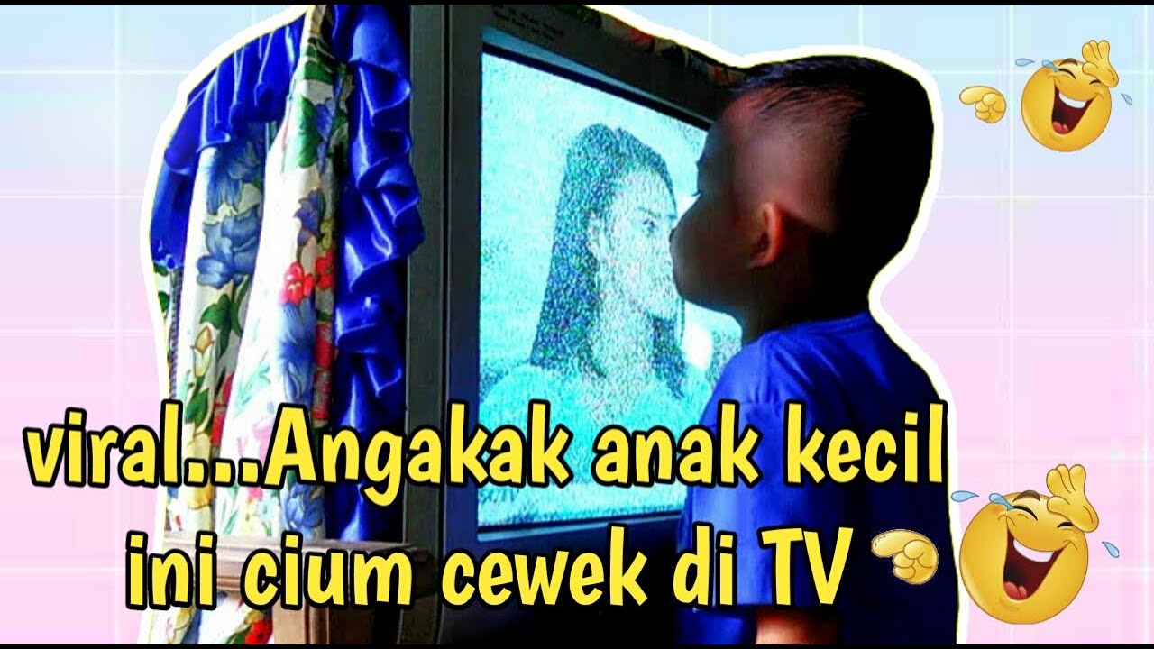 VIRAL...Video Lucu Anak Kecil ini Cium Cewek Sinetron di TV Bikin
