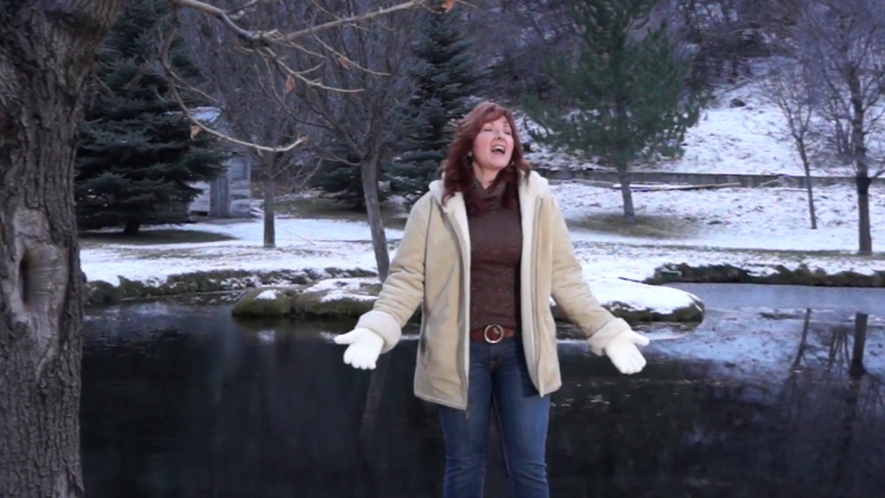 I Wonder As I Wander - Valaura Arnold featuring John Elefante