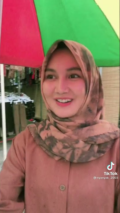 cewek Minang  imuat cantik jualan cendol